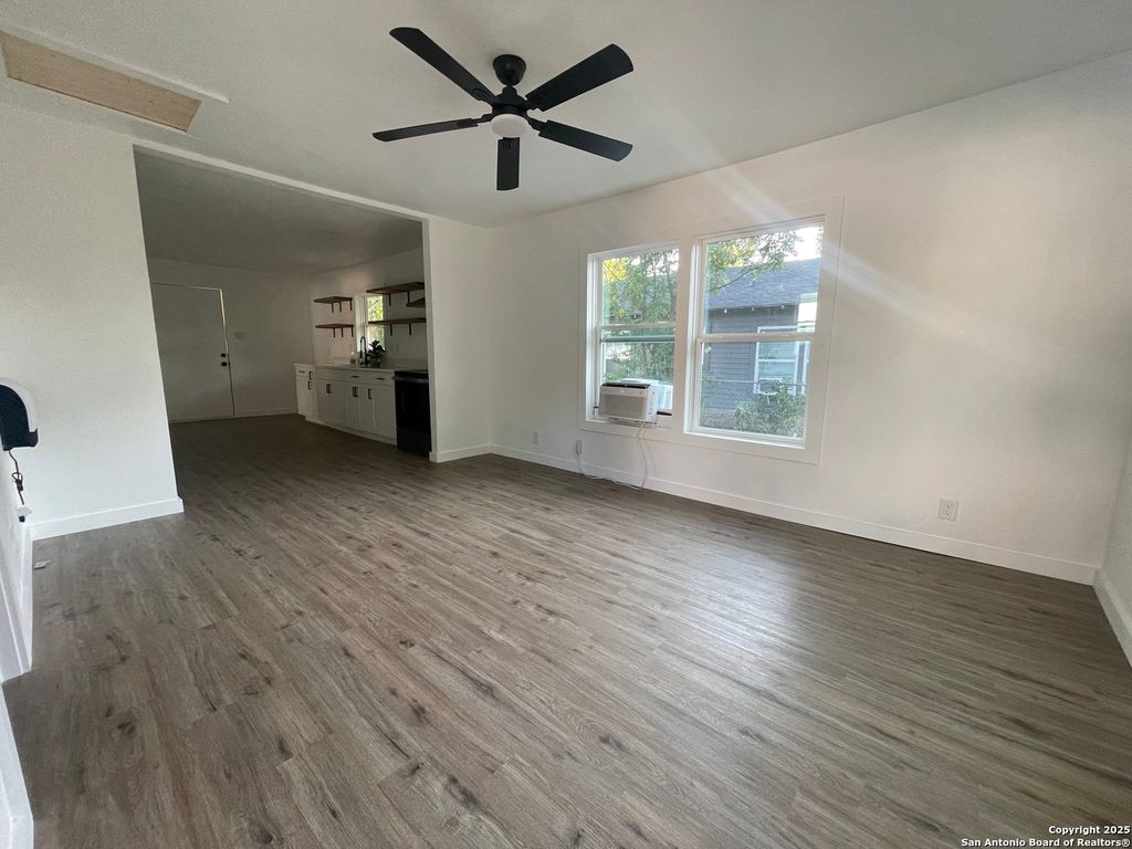 Photo of 711 Mitchell, Seguin, TX 78155 (MLS # 1893774)