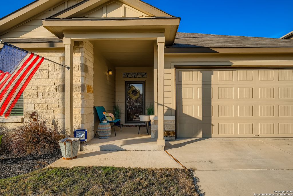 Photo of 1100 River Wood, Seguin, TX 78155 (MLS # 1926374)