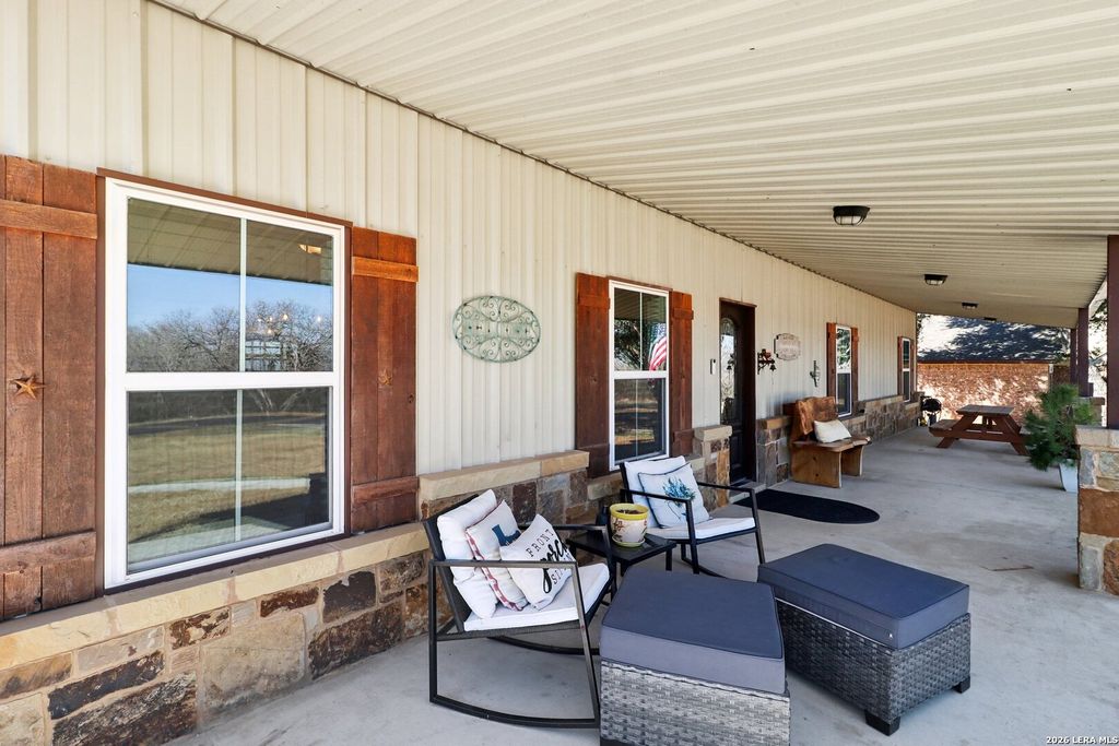 Photo of 418 Tailwind, Seguin, TX 78155 (MLS # 1939966)