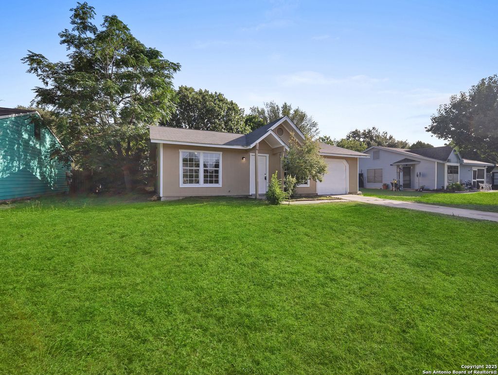 Photo of 4819 Corian Oak, Kirby, TX 78219 (MLS # 1883844)