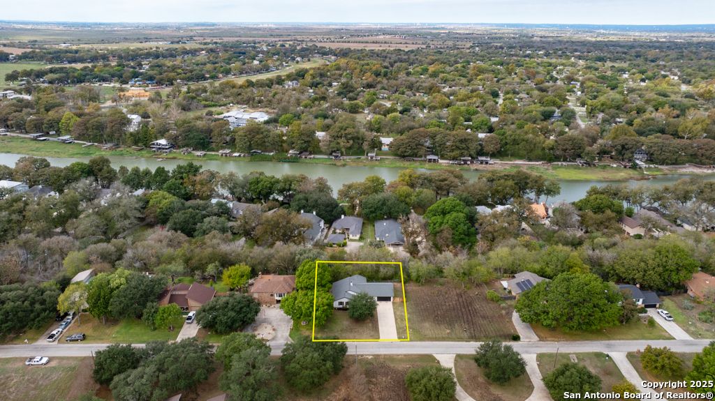 Photo of 300 Ridge Crest Dr, Seguin, TX 78155 (MLS # 1924210)
