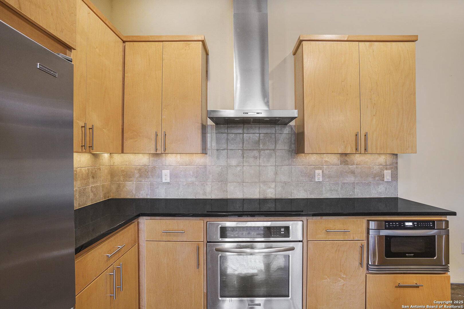 1506 W Mistletoe
