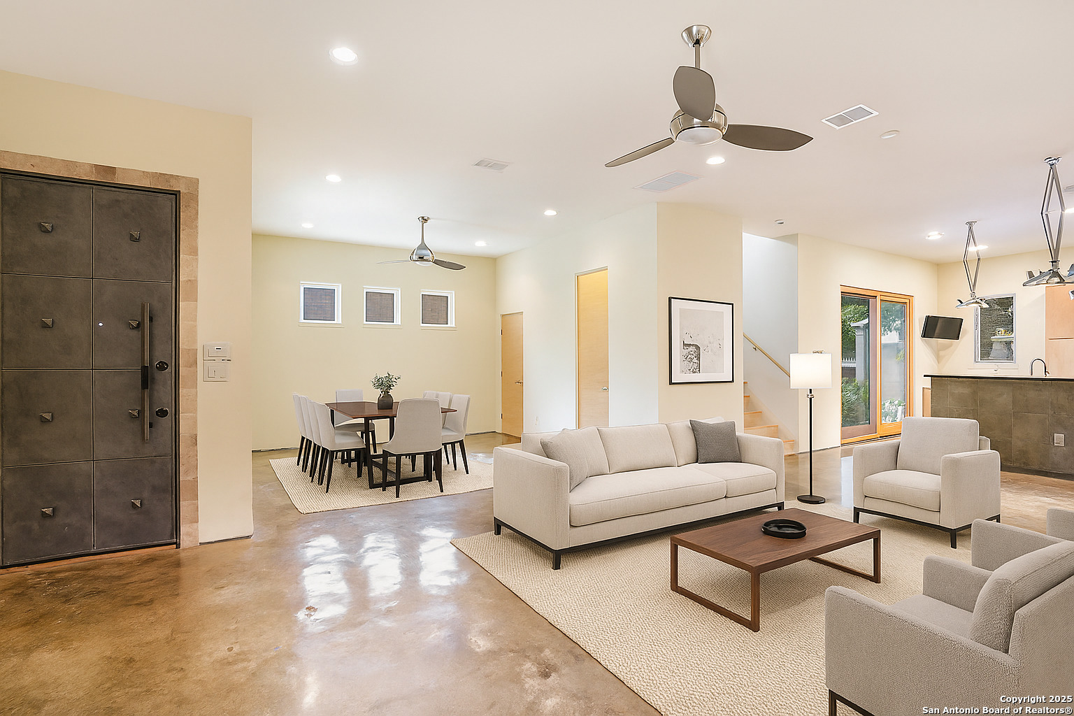 1506 W Mistletoe