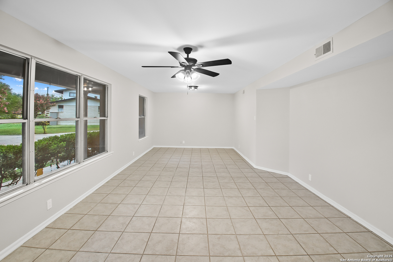 136 Danube Dr