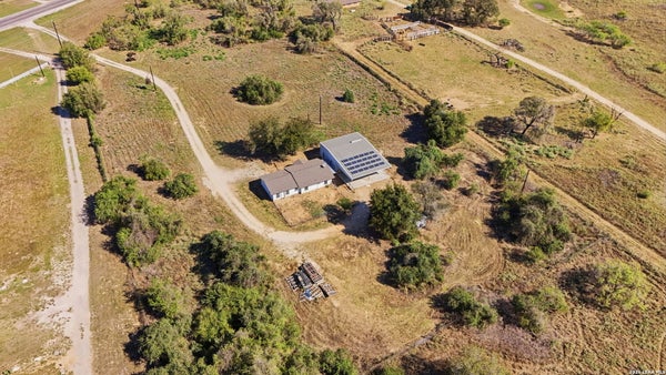 8486 S LOOP 1604 E, ELMENDORF, TX 78112 - Image 14da62ce6754a39a8e869efb9d7b4f35/720936762