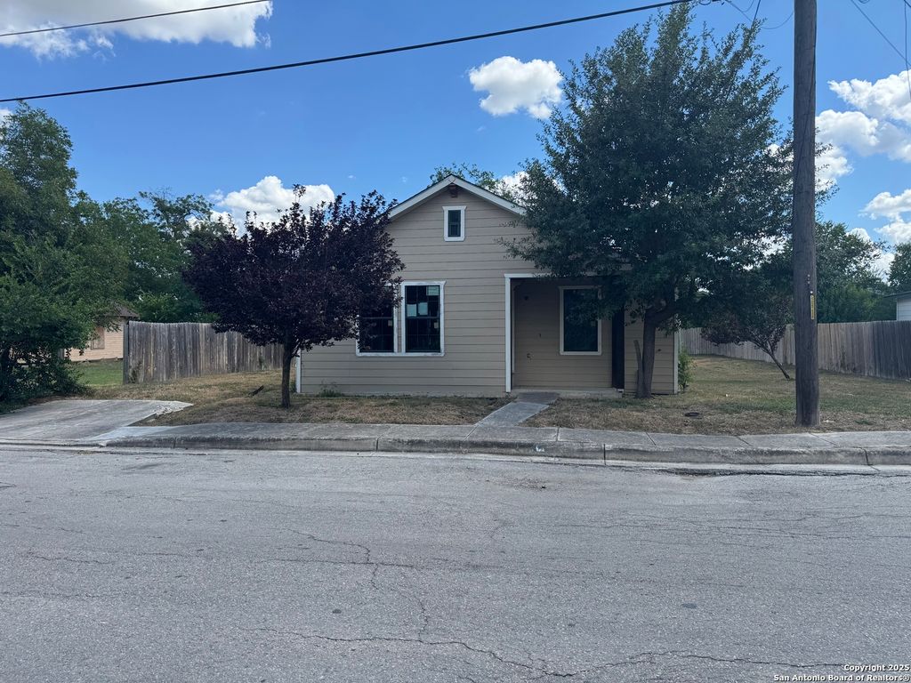 Photo of 910 Potomac, San Antonio, TX 78202 (MLS # 1892132)