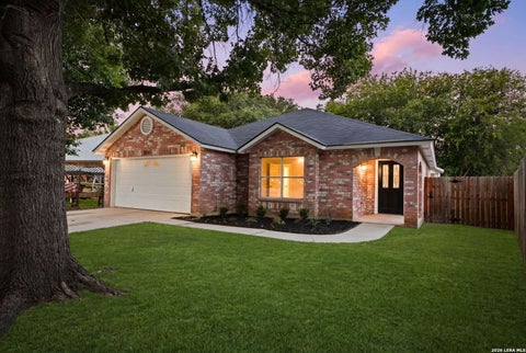 Property photo of 11090 Kimes Park Dr, San Antonio, TX 78249