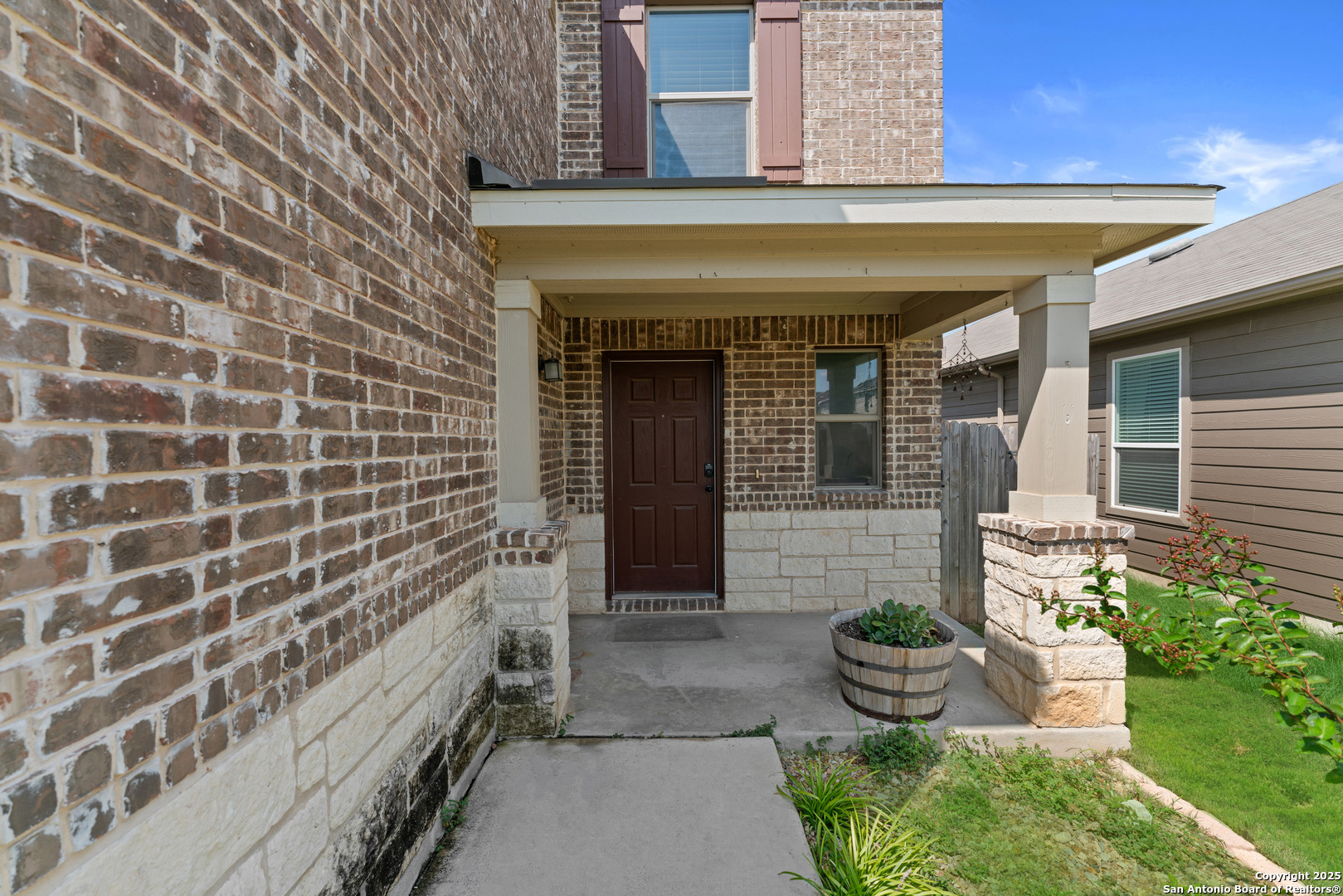 583 Pebble Bend