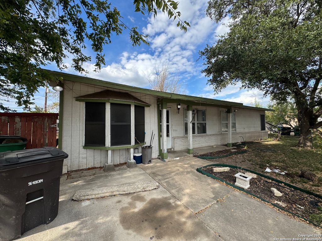 Photo of 179 Ebbtide, San Antonio, TX 78227 (MLS # 1914273)