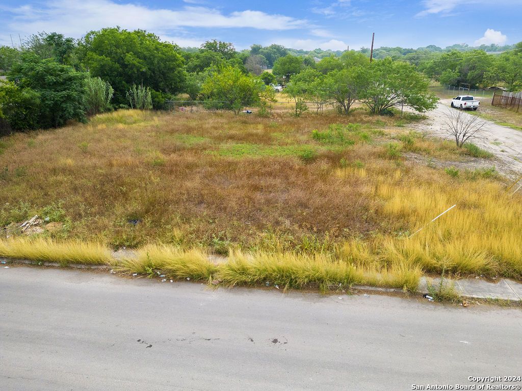 Photo of 251 COYOL ST, San Antonio, TX 78237 (MLS # 1783338)