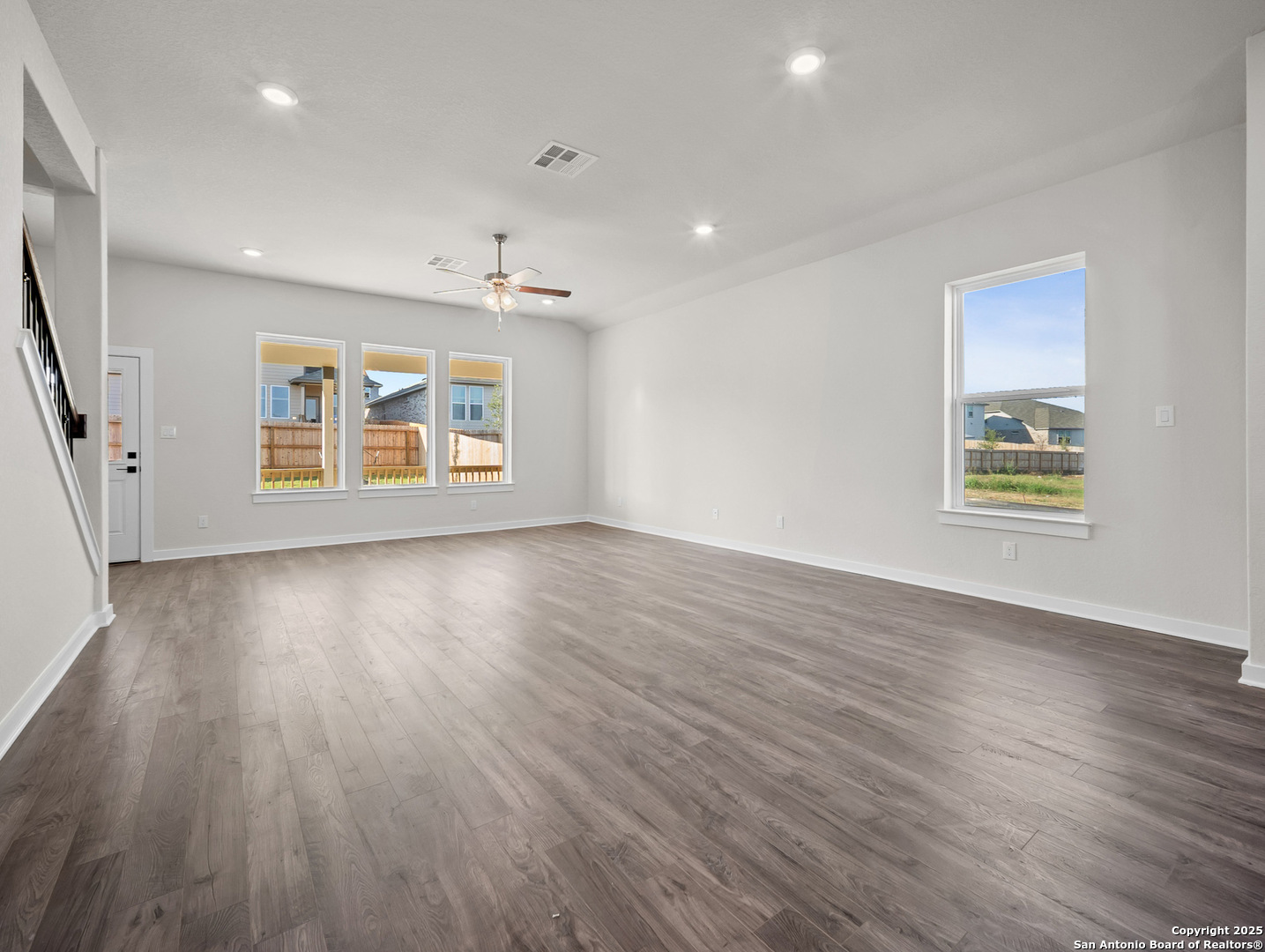 6623 Comanche Valley