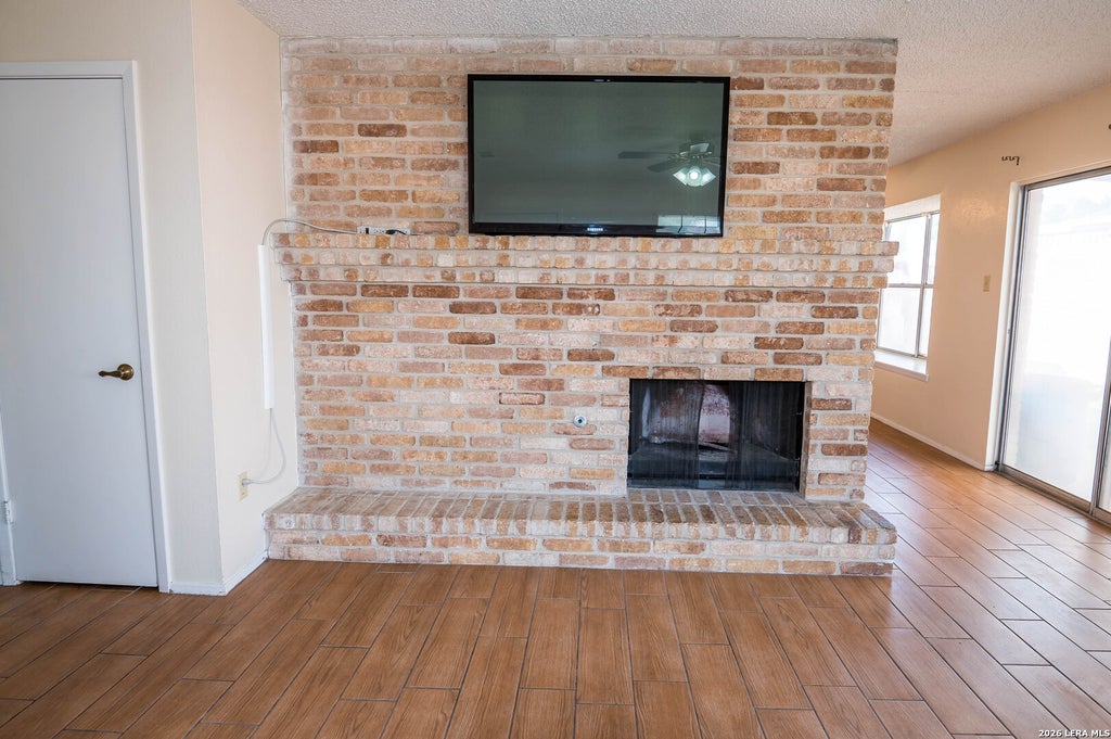 Photo of 648 FERN MEADOW DR, Universal City, TX 78148 (MLS # 1970939)