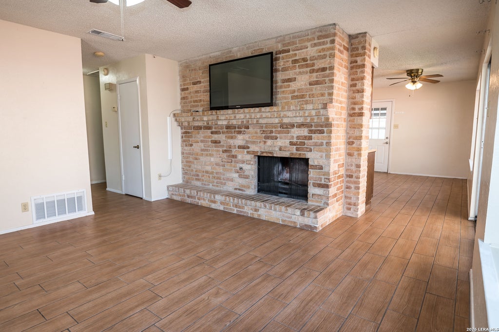 Photo of 648 FERN MEADOW DR, Universal City, TX 78148 (MLS # 1970939)