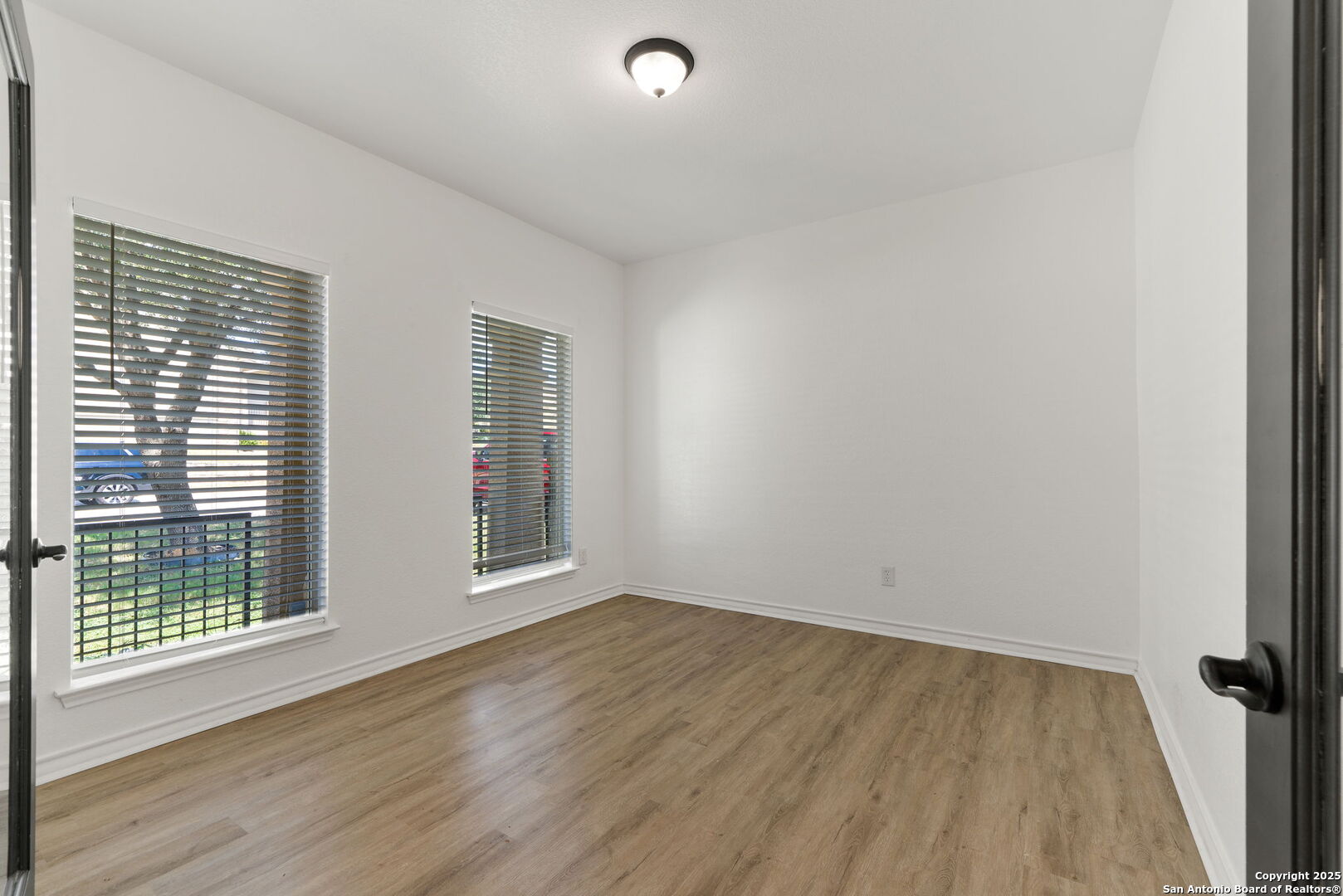 23214 Woodlawn