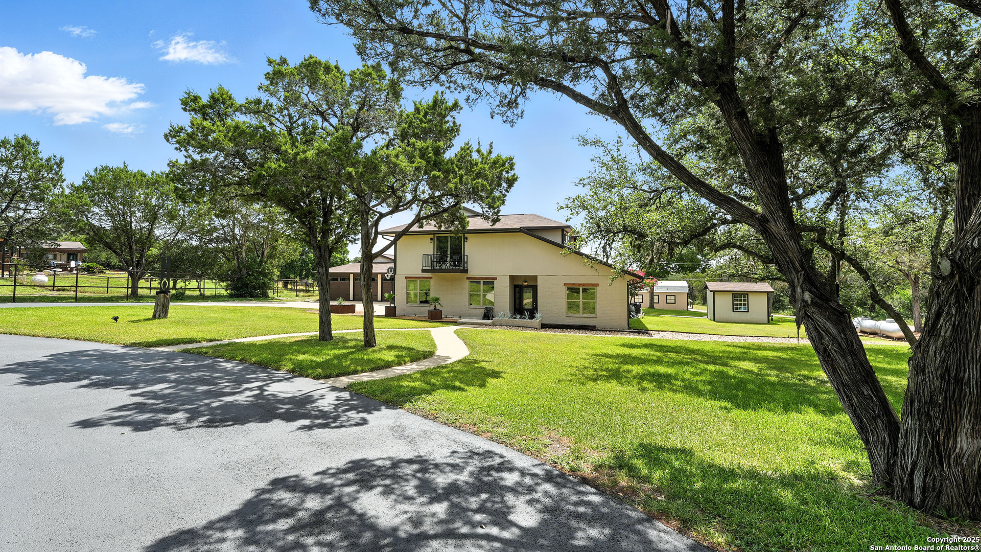 130 Oak Ridge