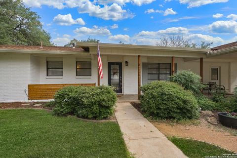 A home in Devine