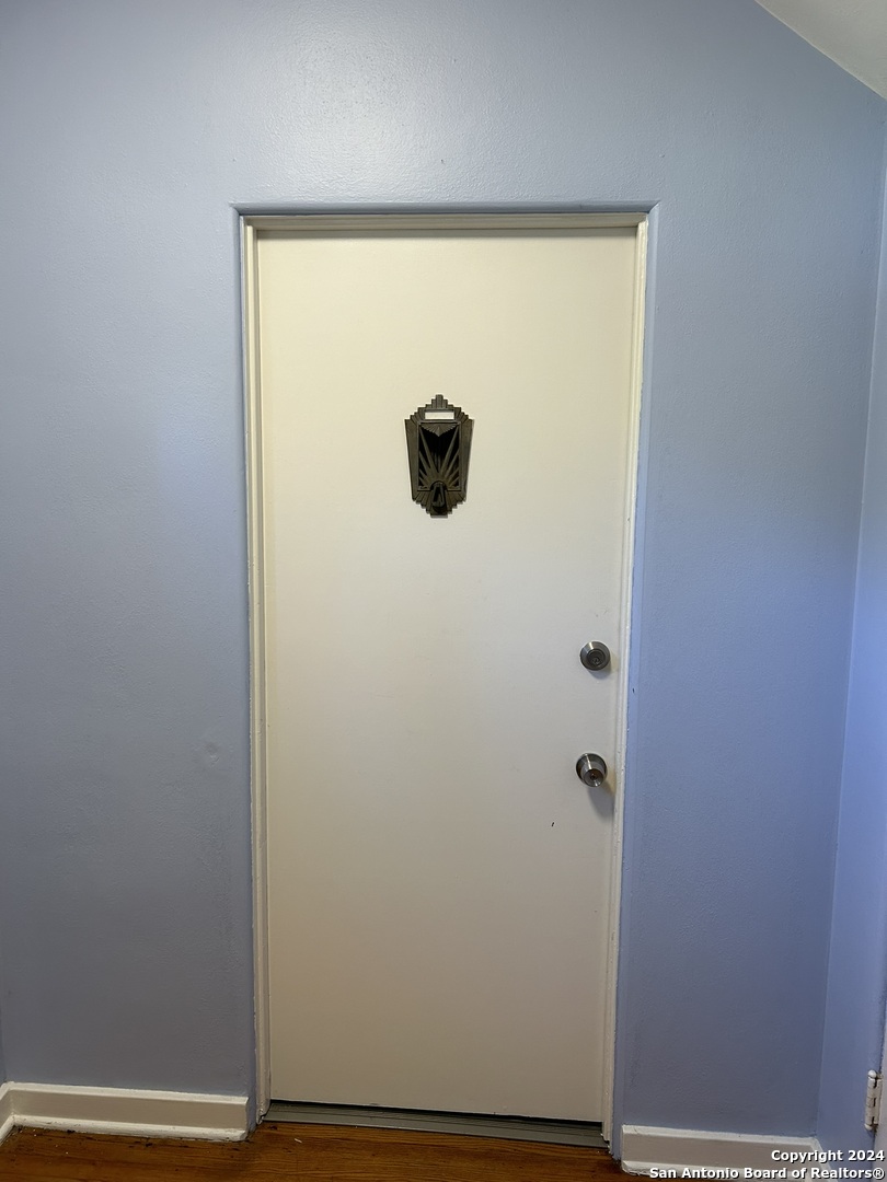 224 E Rosewood Ave 1