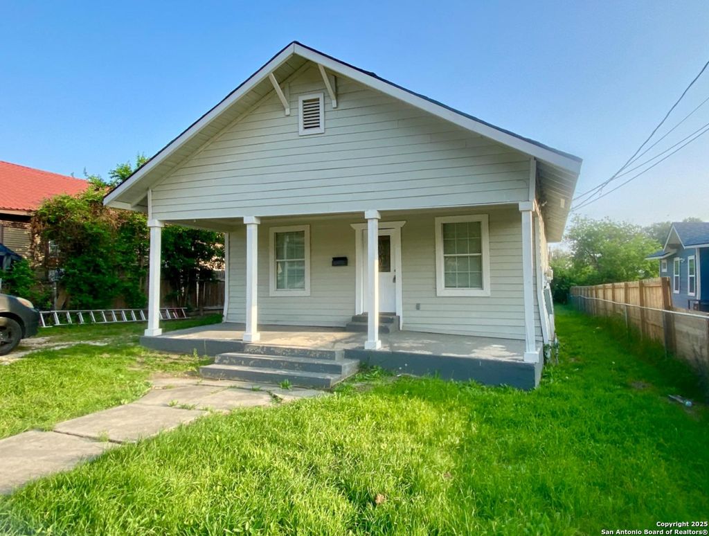 Photo of 330 Princeton, San Antonio, TX 78201 (MLS # 1885587)