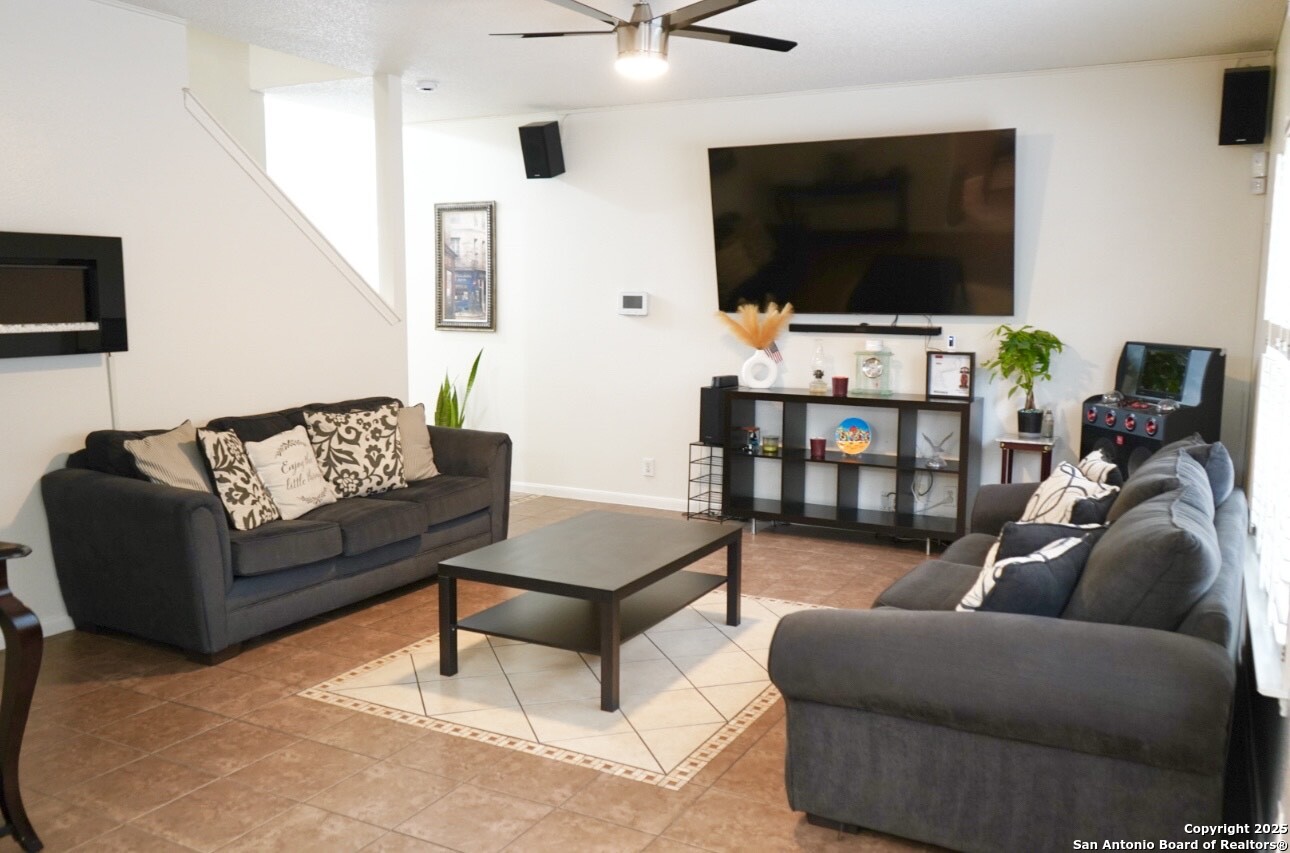 9259 Ridge Breeze