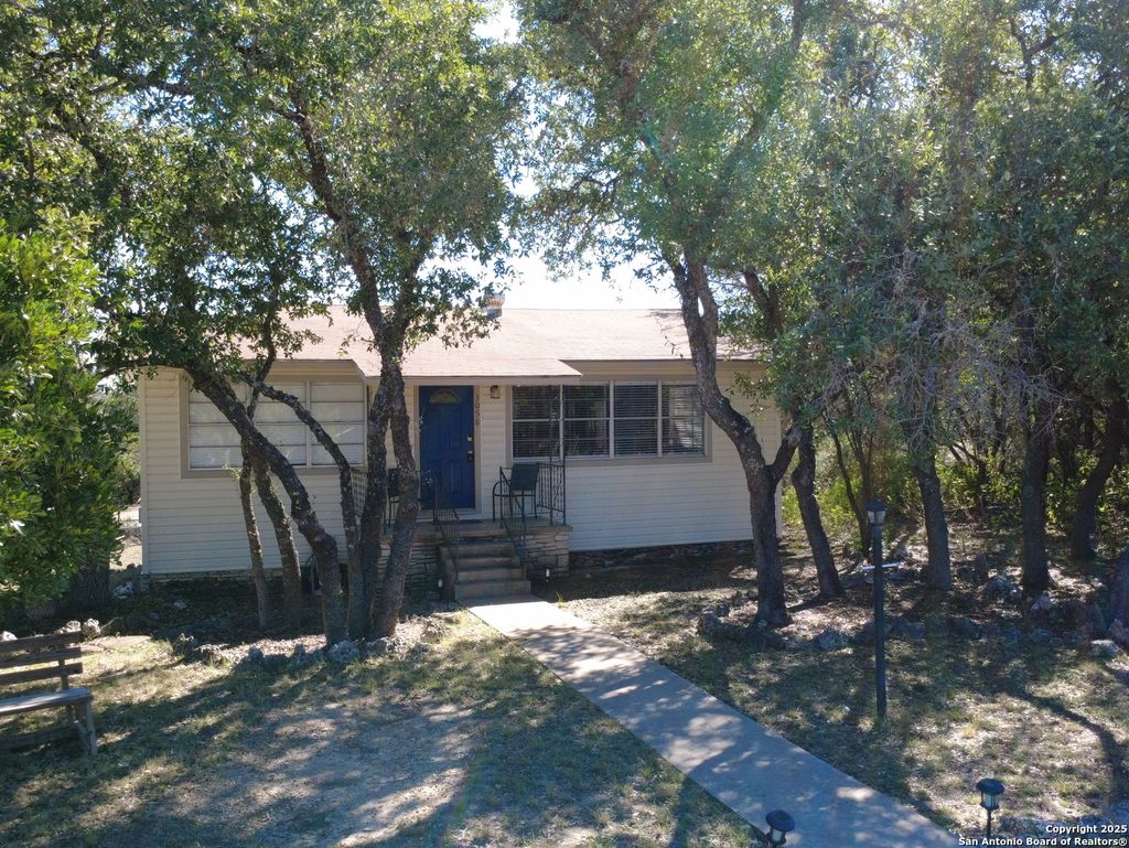 Photo of 3058 Westview, Canyon Lake, TX 78133 (MLS # 1907027)
