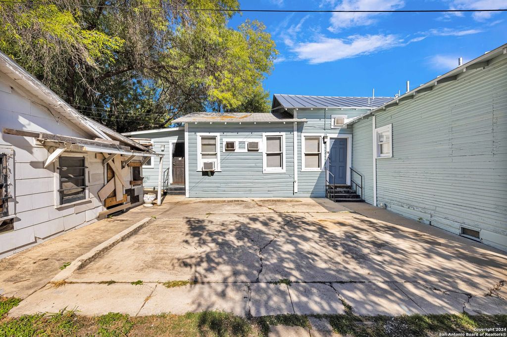 Photo of 121 Howard 3 #3, San Antonio, TX 78212 (MLS # 1958904)