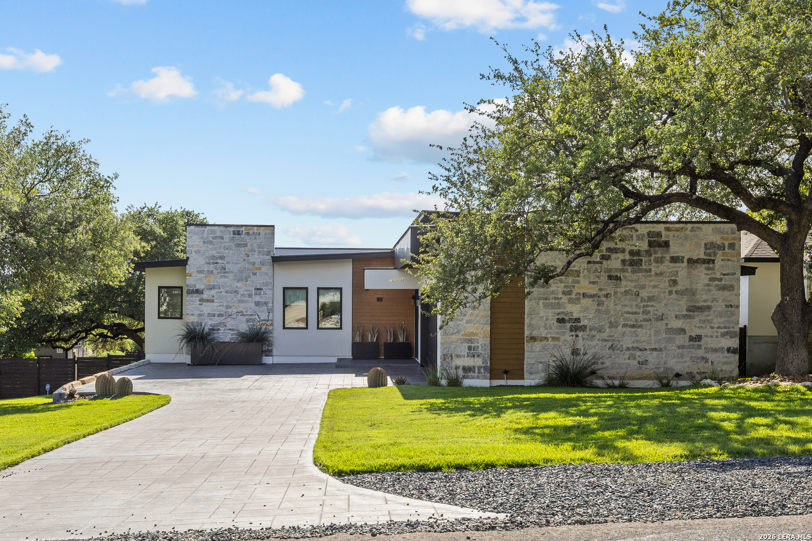 1527 Silent Hollow