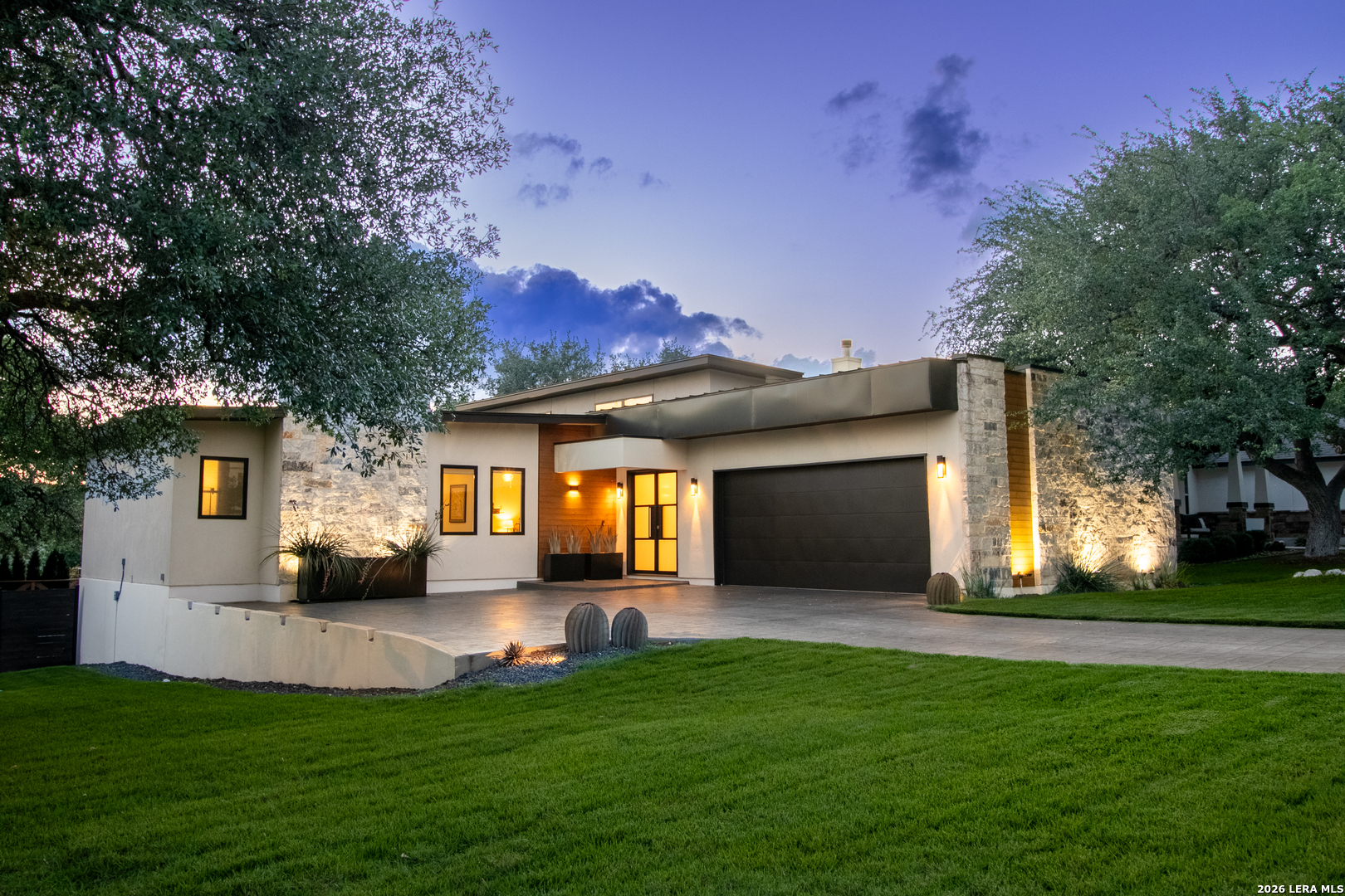 1527 Silent Hollow