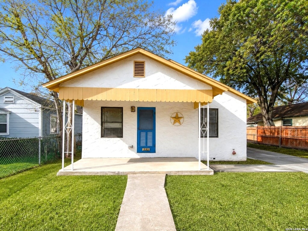 Photo of 235 Benita, San Antonio, TX 78210 (MLS # 1994692)