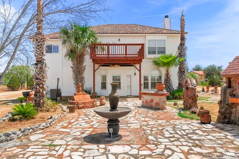 A home in Floresville