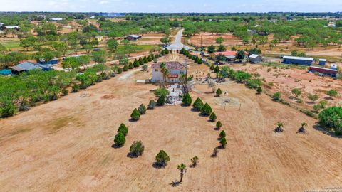 A home in Floresville