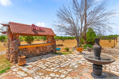 A home in Floresville