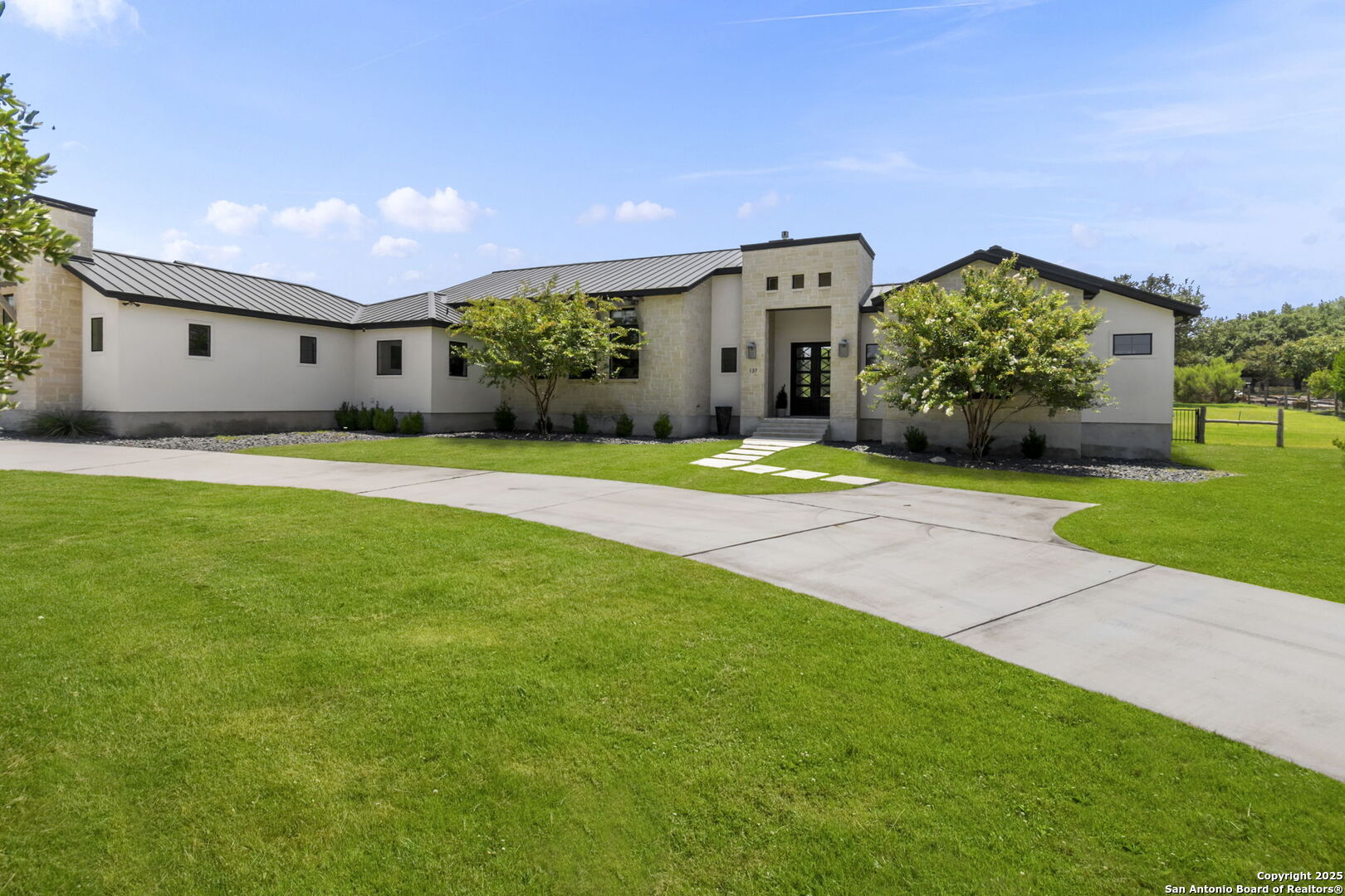 137 Balcones Bend