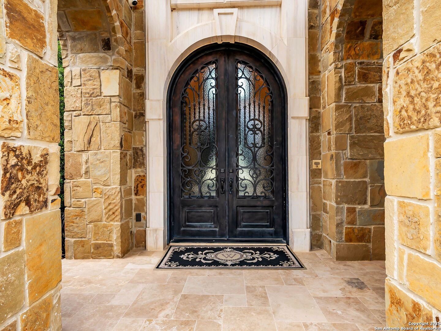 202 WELLESLEY LOOP