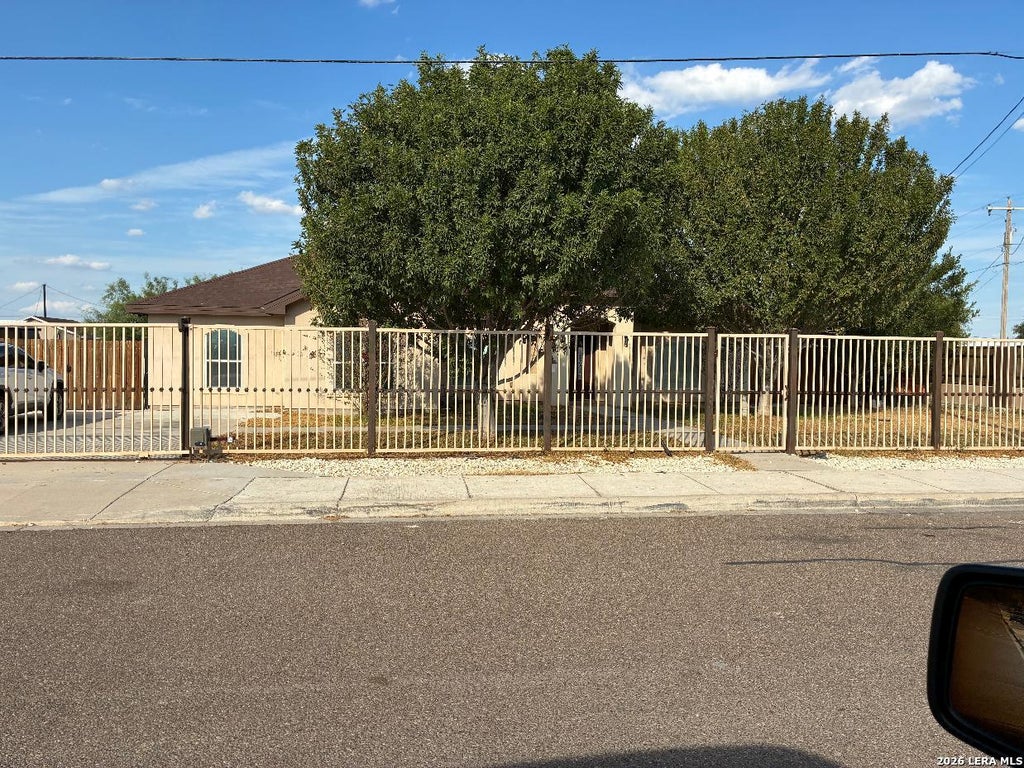Photo of 369 Herrera Dr, Eagle Pass, TX 78852 (MLS # 2023890)