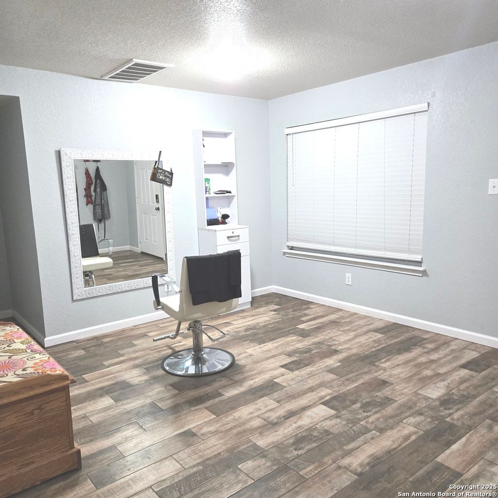 Photo of 10015 Del Lago, San Antonio, TX 78245 (MLS # 1924748)