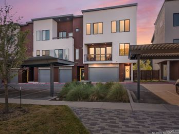 Townhouse at 102 Tendick Street 606