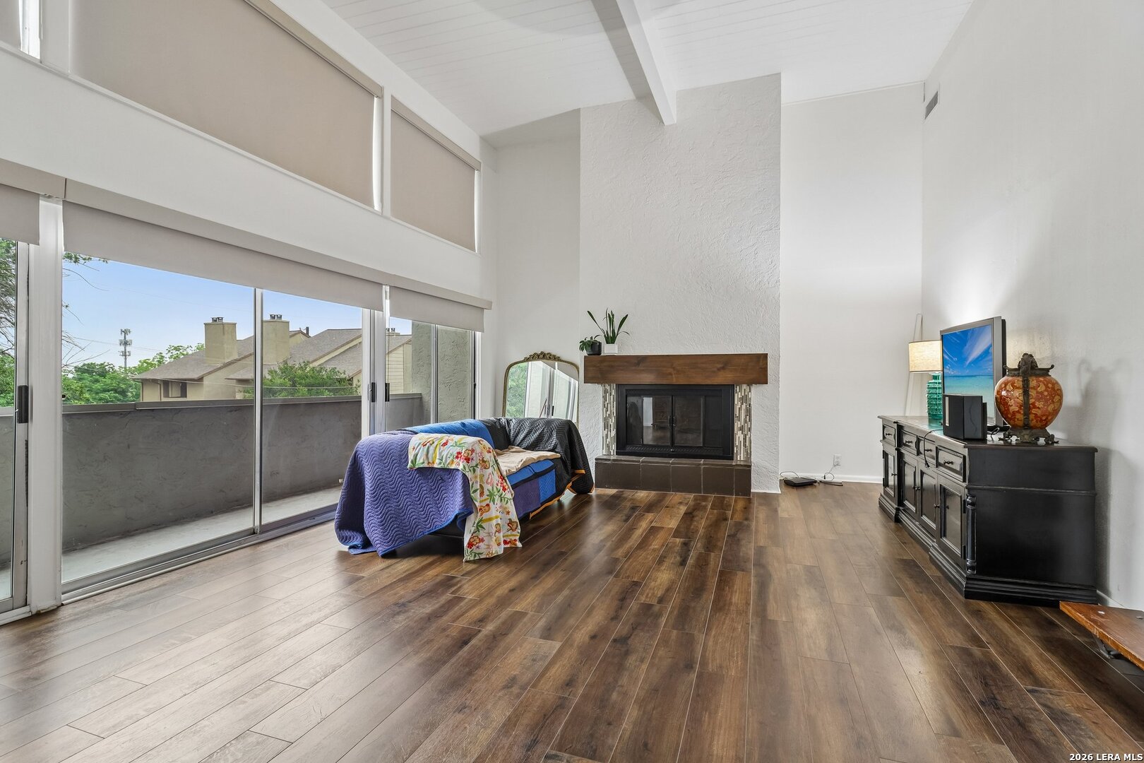 3102 EISENHAUER RD E34