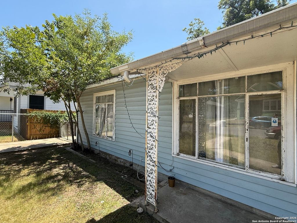 Photo of 1418 Virginia, San Antonio, TX 78203 (MLS # 1909722)