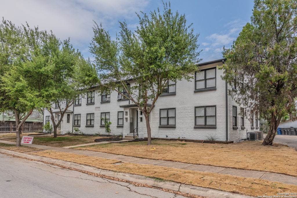 Photo of 217 NATALEN AVE 5 #5, San Antonio, TX 78209 (MLS # 2019322)