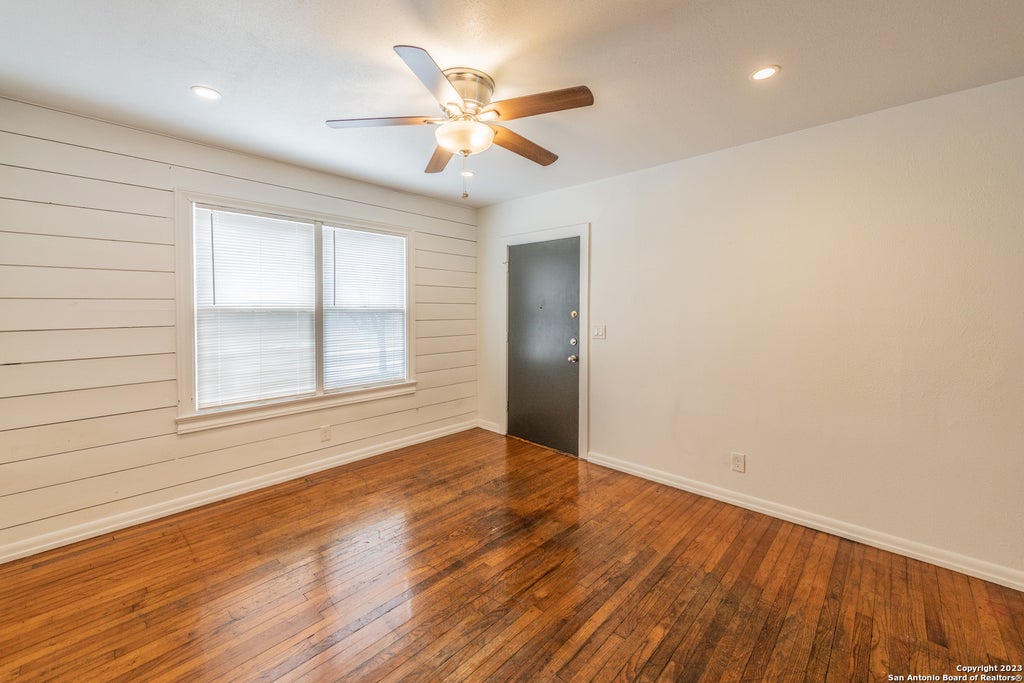Photo of 217 NATALEN AVE 5 #5, San Antonio, TX 78209 (MLS # 2019322)