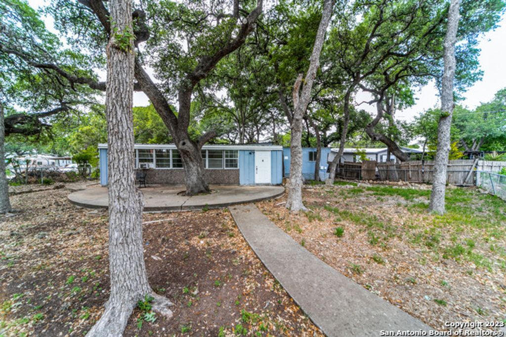 Photo of 25306 FAHRENTHOLD CIR, San Antonio, TX 78257 (MLS # 1930182)