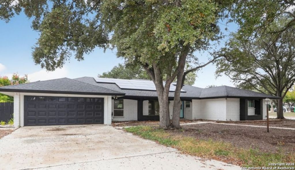 Photo of 421 Candleglo, Windcrest, TX 78239 (MLS # 1930942)