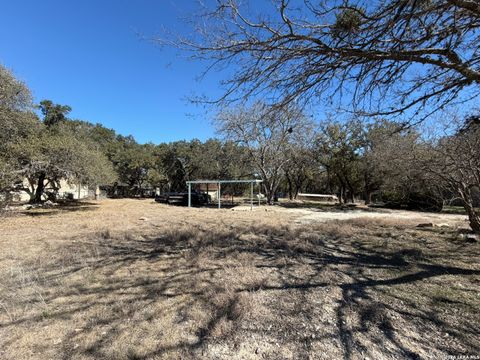 626 W Clark Canyon Lake TX 78133