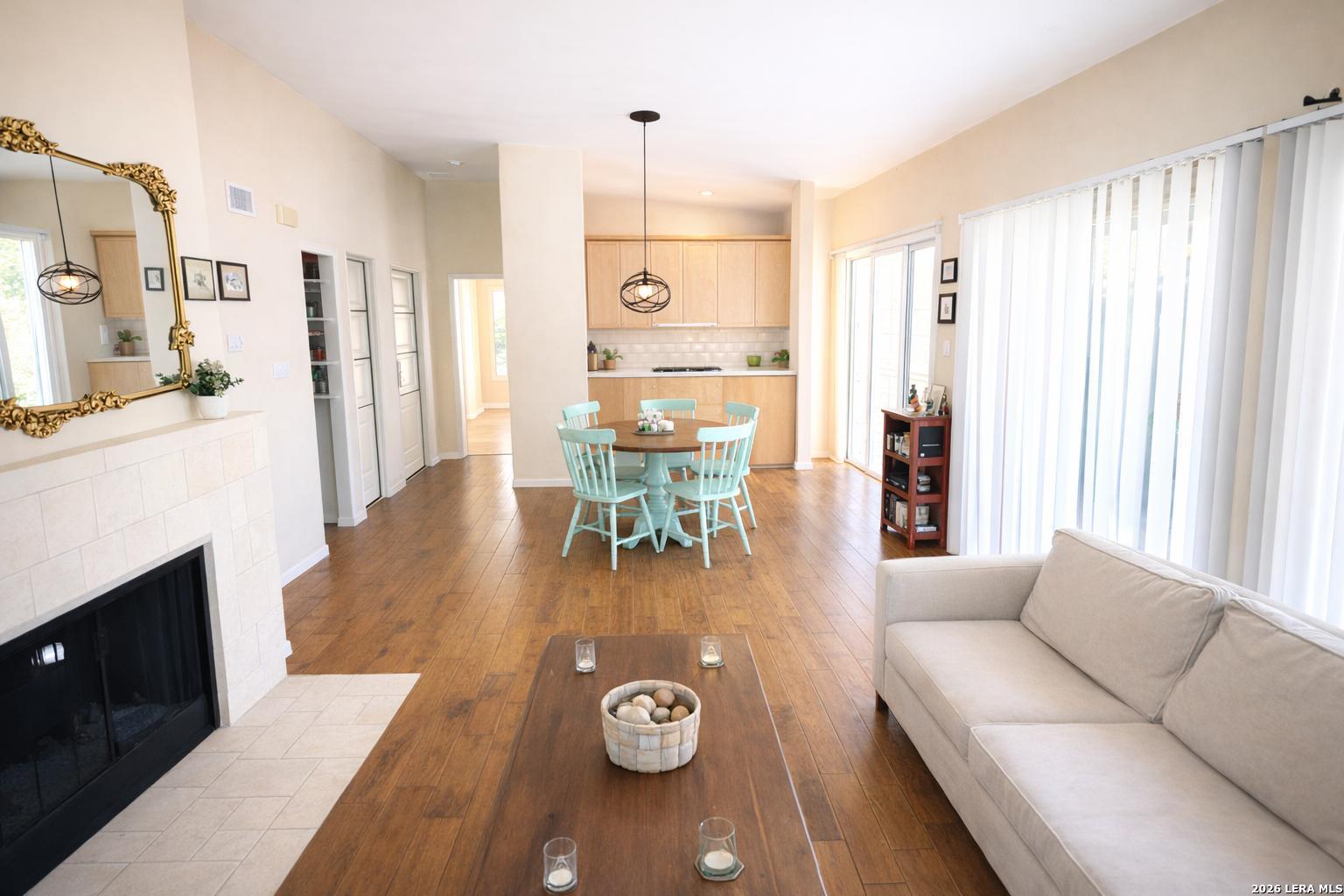 8642 fredericksburg 406