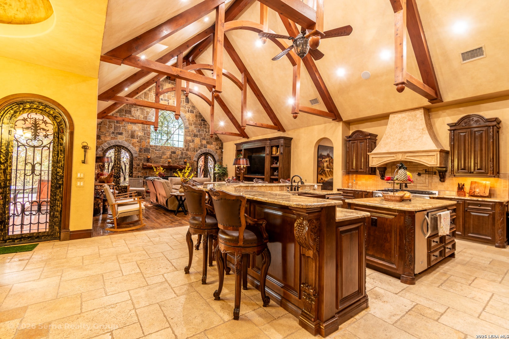 15619 Gray Oak