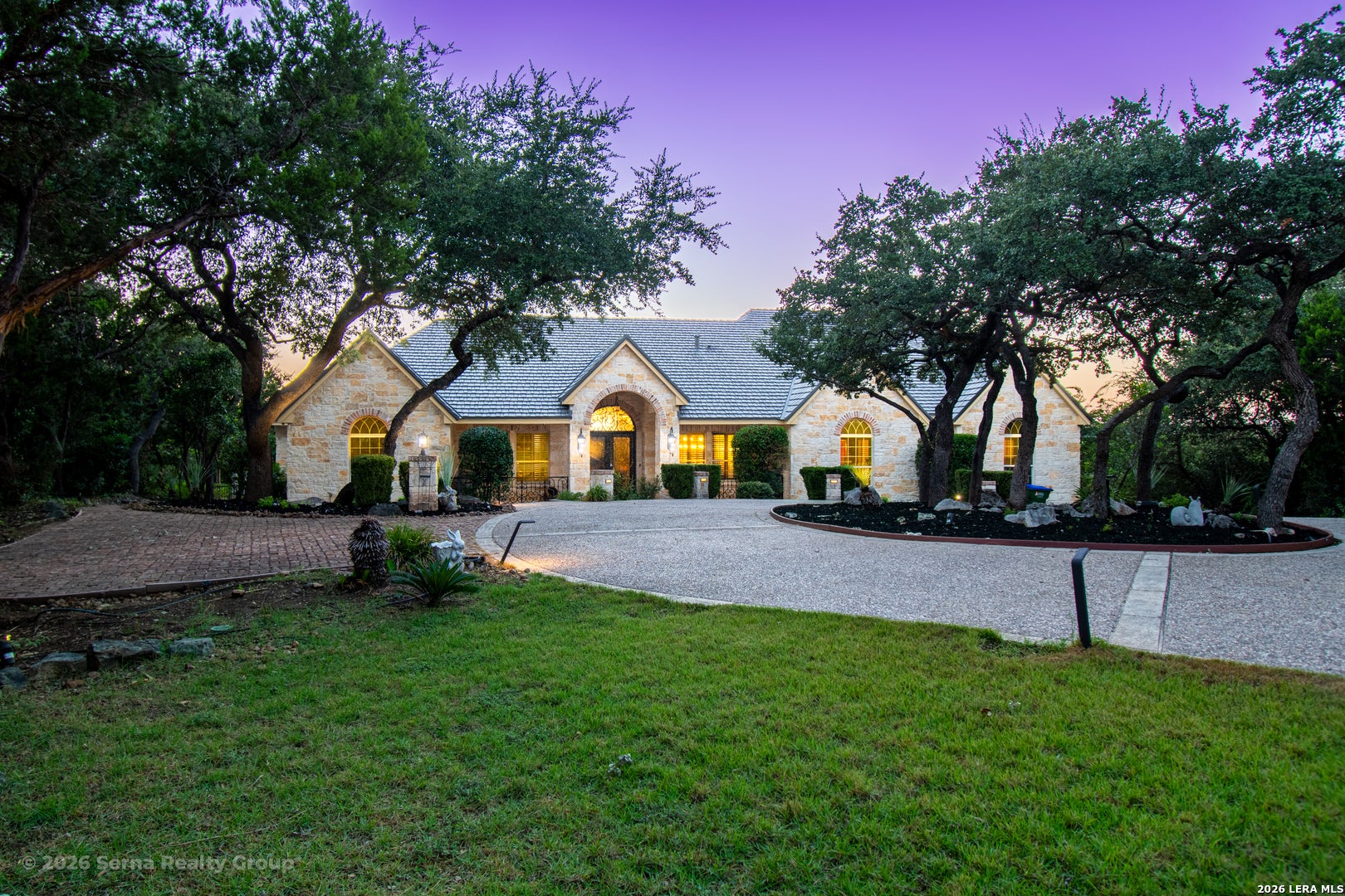 15619 Gray Oak