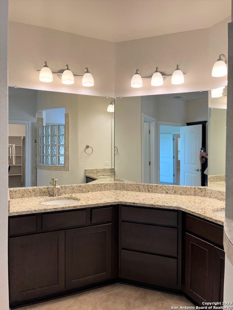 Converse, Texas 78109, United States, 3 Bedrooms Bedrooms, ,2 BathroomsBathrooms,Residential,Active,215381