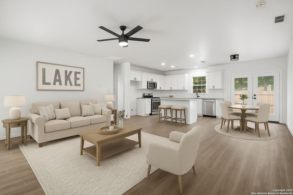 Photo of 1080 Greenhill Dr, Canyon Lake, TX 78133 (MLS # 1914095)