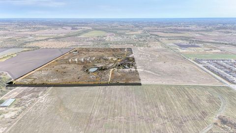 2780 Freudenburg St Hedwig TX 78152