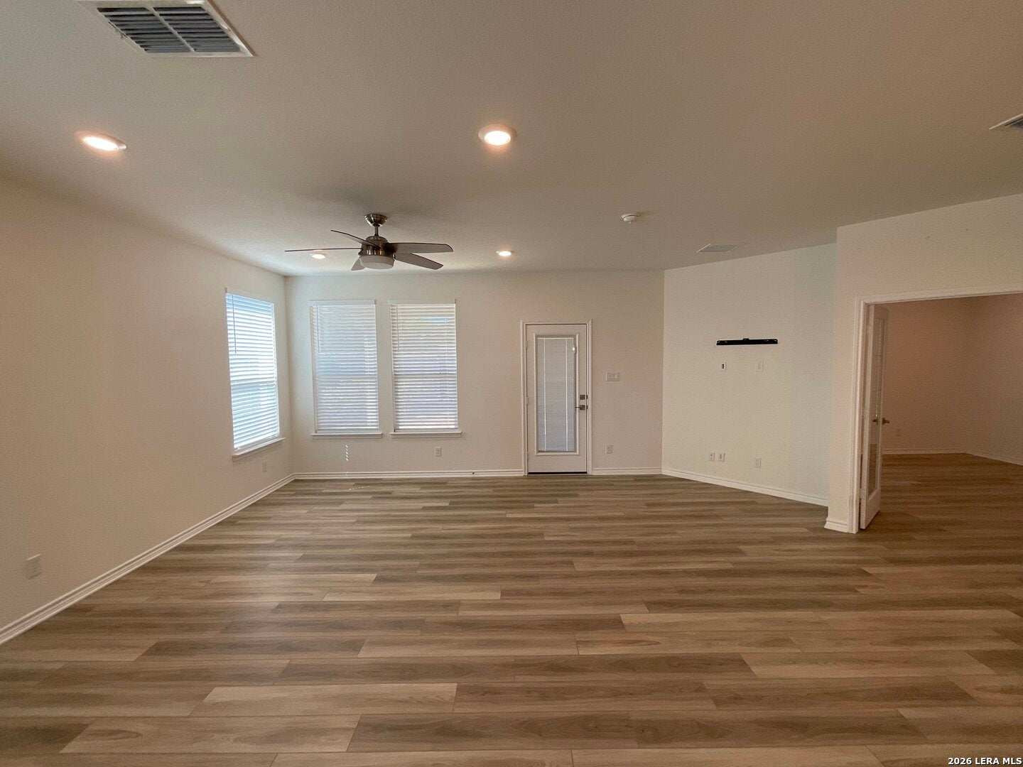 424 SAMBAR BAY DR
